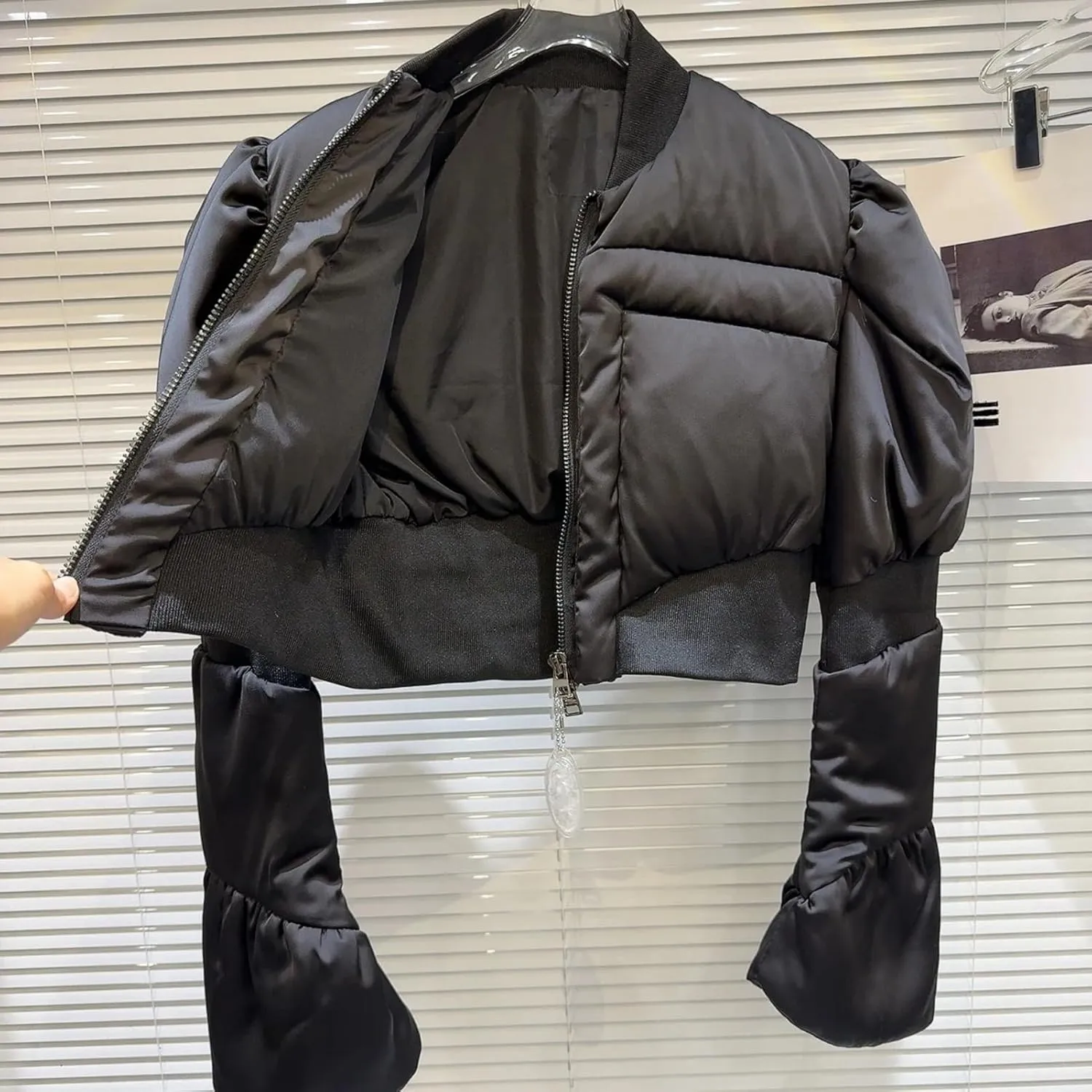 Dawery Winter Threaded Waistband Sleeves Short Warm Jacket for Women High Street Cotton-padded Coat