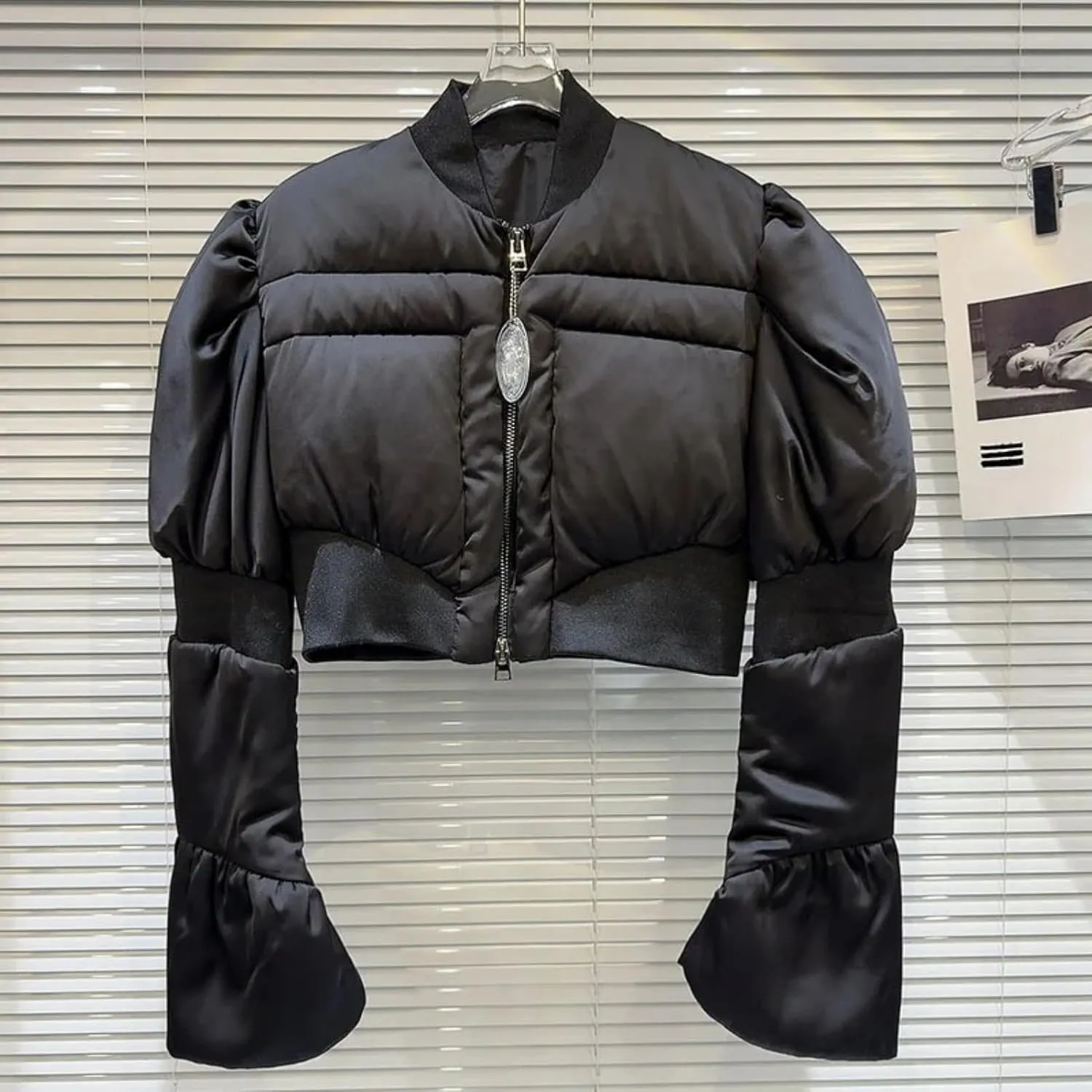 Dawery Winter Threaded Waistband Sleeves Short Warm Jacket for Women High Street Cotton-padded Coat