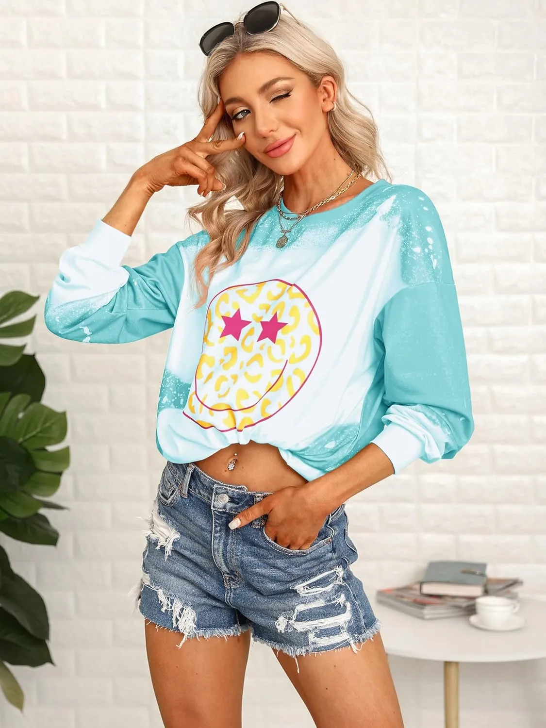Ezcosplay Women Cute Face Sweatshirt Preppy Pullover Casual Long Sleeve Graphic Pullover Tops Shirts