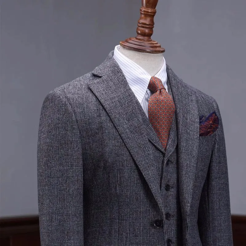 Generous Dark Gray Notched Lapel Plaid Business Suits Men Wedding Groom Suits
