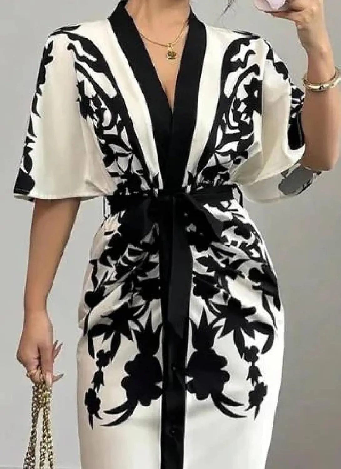 Womens Maxi Dress Black and White V-Neck Short Sleeve Floral Print Hip-Hugging 2025 Spring Summer Casual Dress